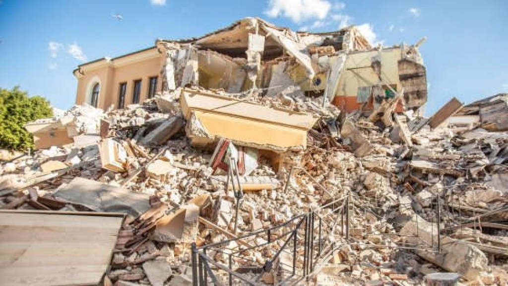 La situazione e i metodi di intervento dopo il sisma La situazione e i metodi di intervento dopo il sisma
